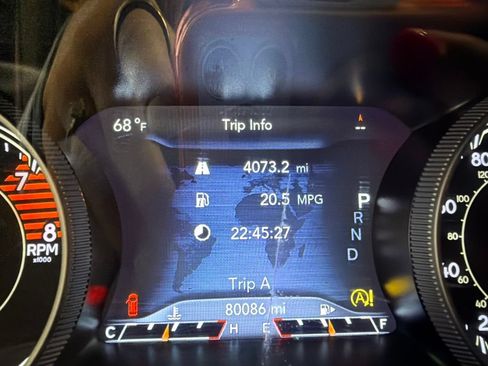 Used 2021 Jeep Cherokee Trailhawk w/ Technology Group AWD/4WD image 11