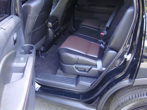 Used 2025 Honda Passport Black Edition image 13