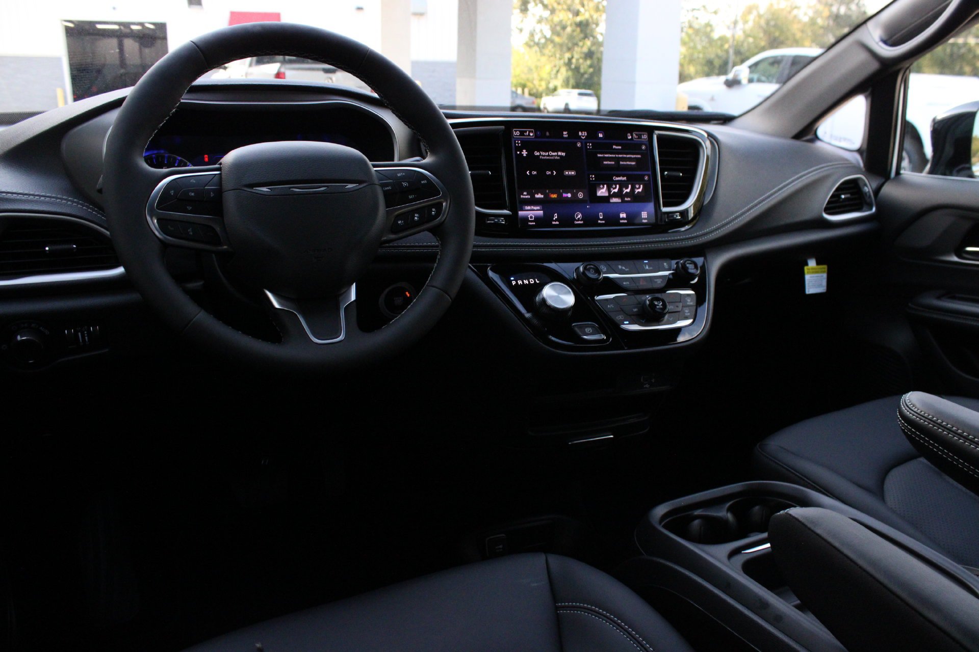 New 2027 Chrysler Pacifica Select FWD image 25