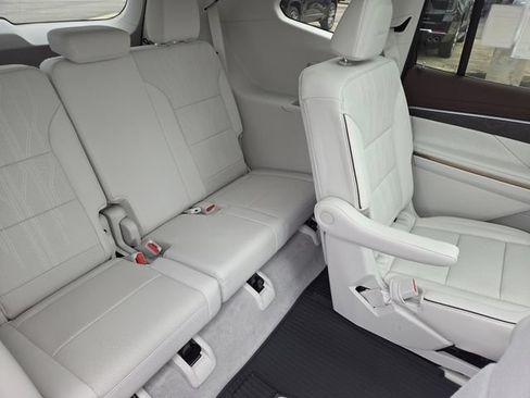 New 2026 Buick Enclave Avenir w/ Super Cruise Package AWD/4WD image 31