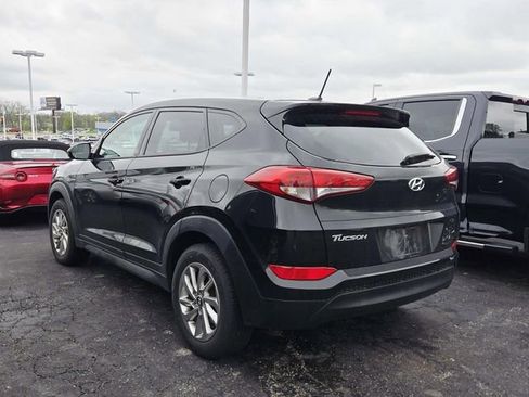 Used 2017 Hyundai Tucson SE image 2
