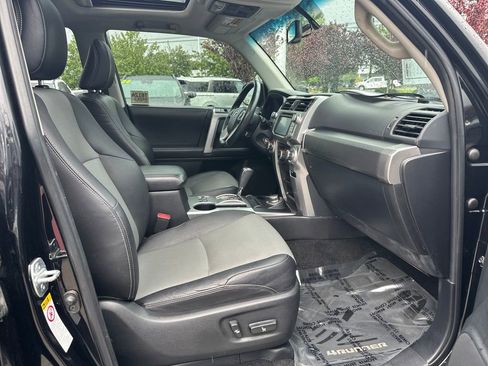 Certified 2016 Toyota 4Runner SR5 Premium AWD/4WD image 17