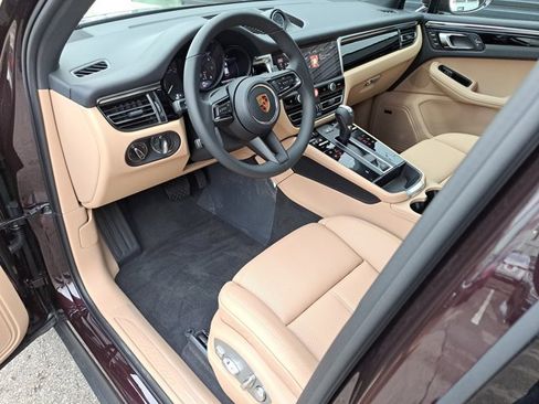 Used 2026 Porsche Macan AWD/4WD image 3