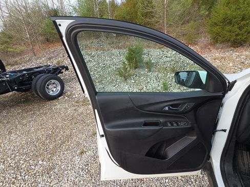 Used 2018 Chevrolet Equinox LT image 7