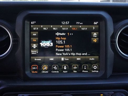 Used 2022 Jeep Wrangler Unlimited Sahara w/ Cold Weather Group AWD/4WD image 43