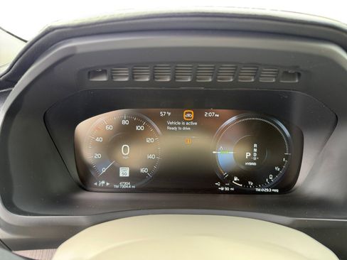 Used 2022 Volvo XC90 T8 Inscription image 11