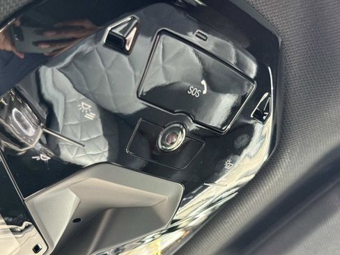 Used 2026 BMW iX xDrive60 image 25