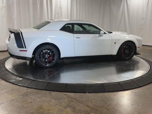 Used 2019 Dodge Challenger R/T Scat Pack image 2