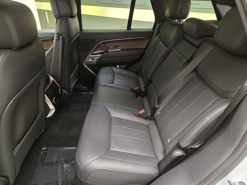 Used 2023 Land Rover Range Rover SE AWD/4WD image 18