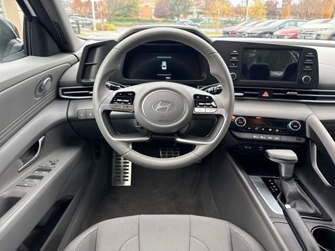 Certified 2025 Hyundai Elantra Sport image 13