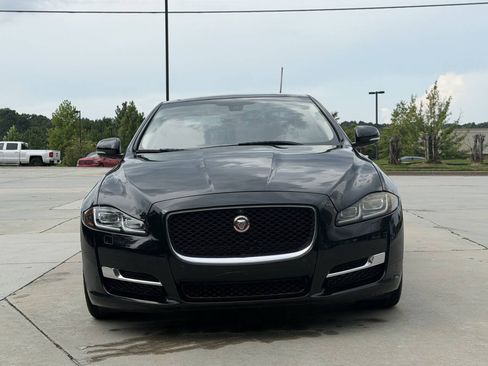 Used 2016 Jaguar XJ R-Sport RWD image 2