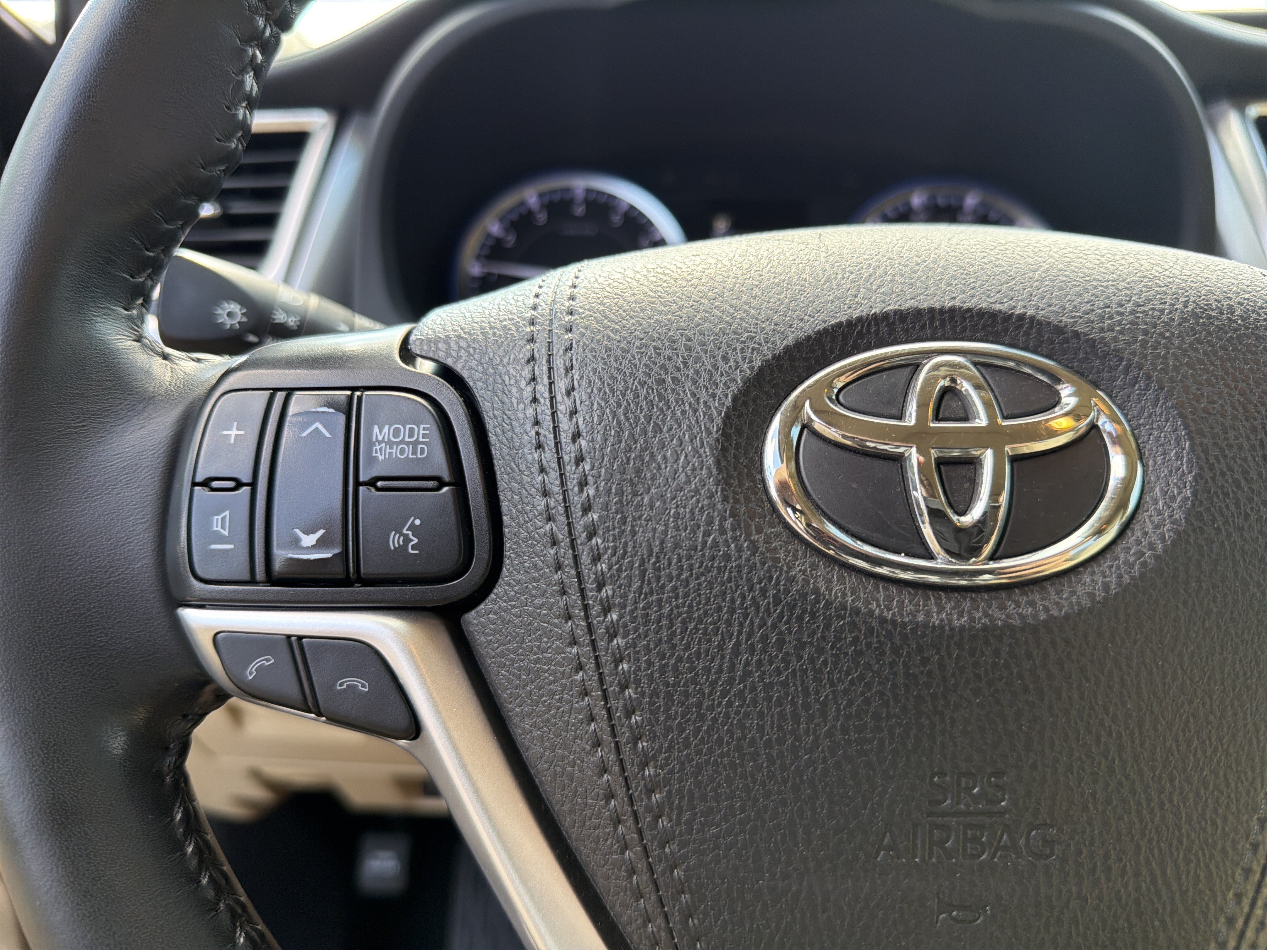 Used 2019 Toyota Highlander XLE FWD image 9