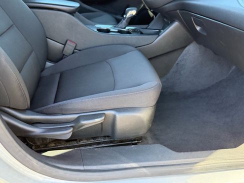 Used 2022 Chevrolet Malibu LT image 12