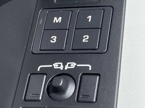 Used 2023 Land Rover Defender 110 S AWD/4WD image 17