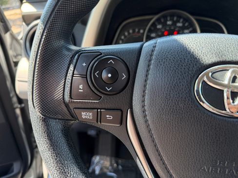 Used 2015 Toyota RAV4 LE AWD/4WD image 13
