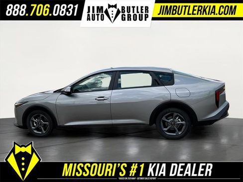 New 2025 Kia K4 LXS image 2