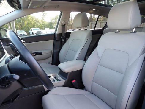 Used 2021 Kia Sportage EX w/ EX Technology Package image 11