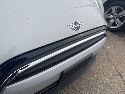 Used 2023 MINI Cooper 2-Door Hardtop image 3