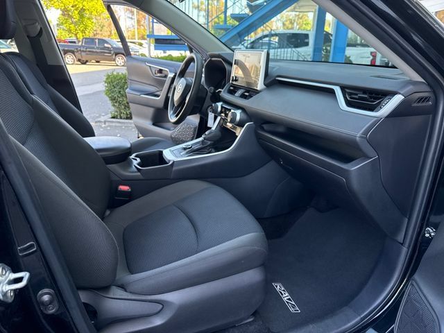 Used 2025 Toyota RAV4 LE AWD/4WD image 34