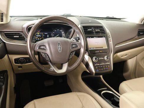 Used 2019 Lincoln MKC Reserve w/ MKC Climate Package FWD image 2
