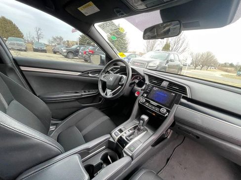 Used 2019 Honda Civic Sport image 4