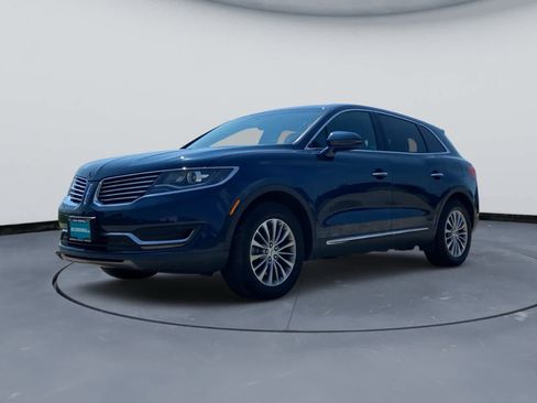 Used 2017 Lincoln MKX Select w/ Select Plus Package FWD image 2