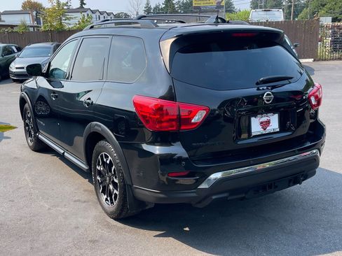 Used 2019 Nissan Pathfinder SL image 4