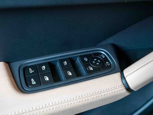 New 2025 Porsche Cayenne Coupe image 18