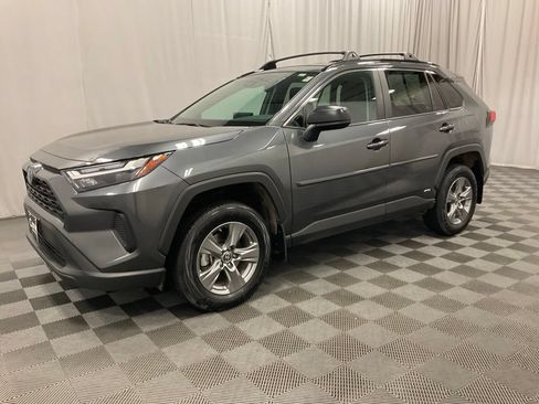 Used 2024 Toyota RAV4 LE AWD/4WD image 5