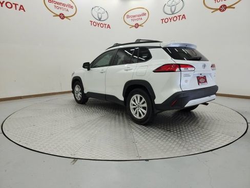 Used 2023 Toyota Corolla Cross LE AWD/4WD image 6