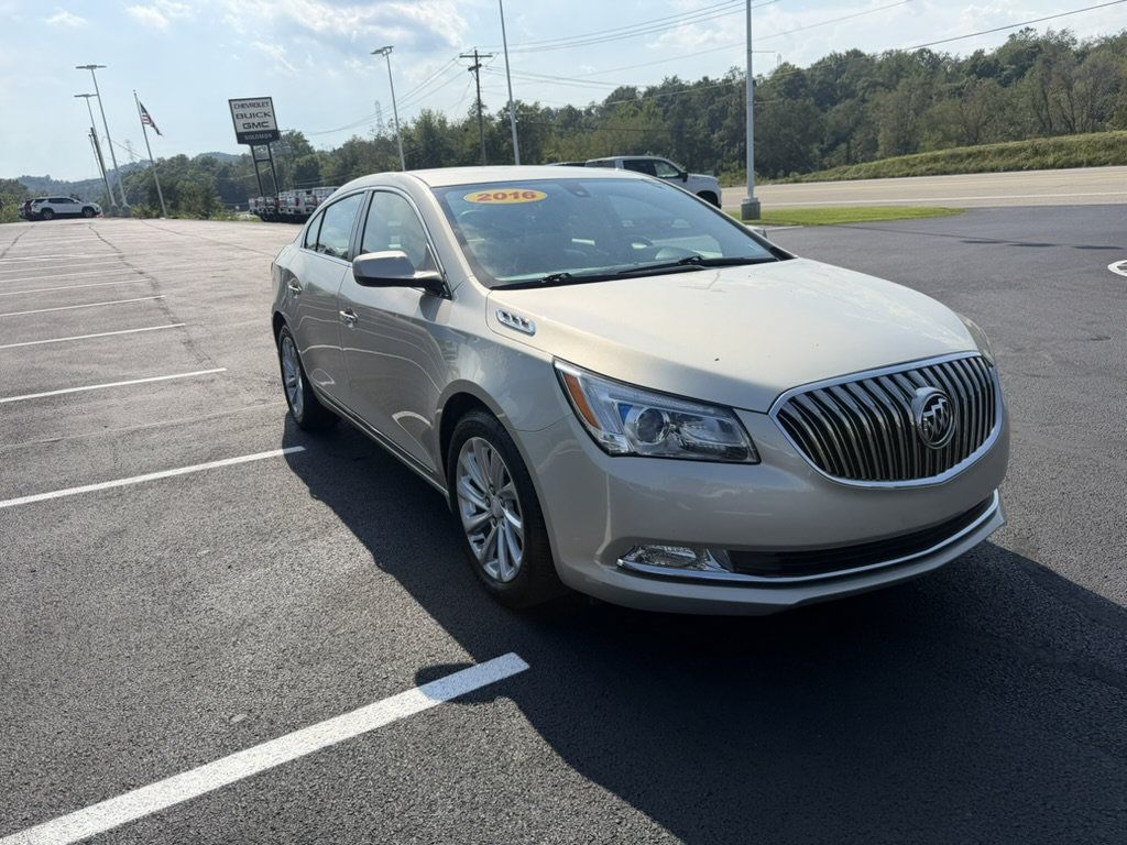 Used 2016 Buick LaCrosse FWD image 8