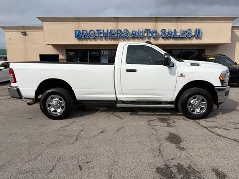 Used 2024 RAM 3500 Tradesman w/ Chrome Appearance Group AWD/4WD image 11