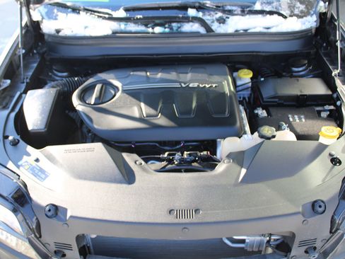 Used 2022 Jeep Cherokee Trailhawk image 22