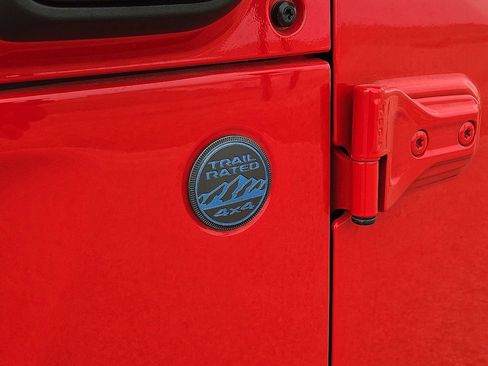 Used 2025 Jeep Wrangler Sahara 4xe image 11