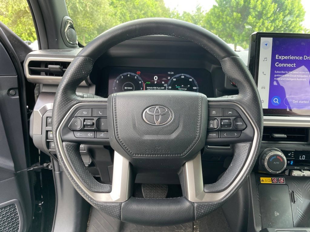 Used 2025 Toyota 4Runner TRD Off-Road Premium AWD/4WD image 12