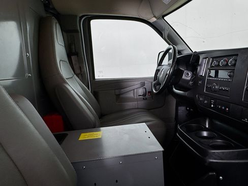 Used 2023 GMC Savana 2500 w/ Driver Convenience Package image 22