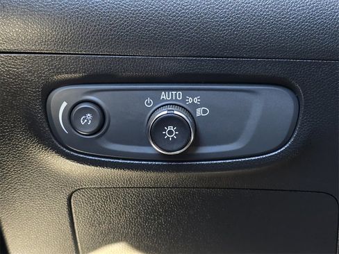 Certified 2024 Buick Encore GX Avenir image 16