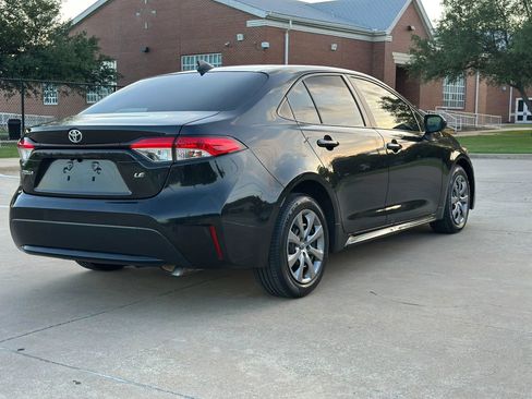 Used 2021 Toyota Corolla LE image 5