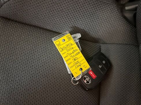 Used 2026 Toyota 4Runner SR5 RWD image 37