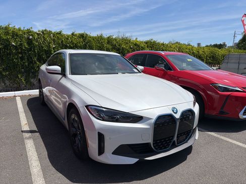 Used 2023 BMW i4 eDrive35 RWD image 1