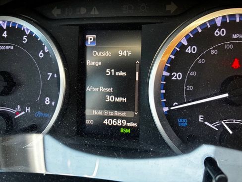 Used 2019 Toyota Highlander Plus FWD image 11