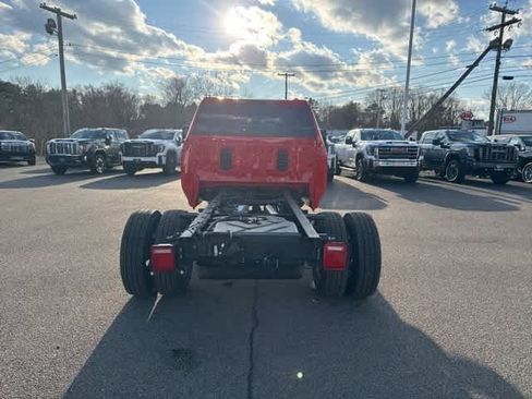 New 2026 GMC Sierra 3500 SLE w/ SLE Convenience Package image 6