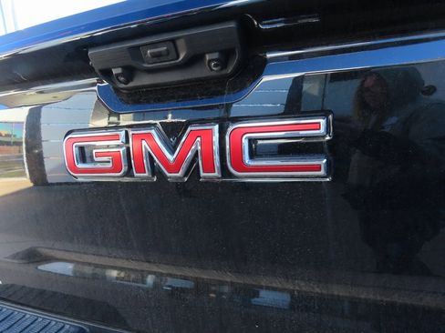 Used 2023 GMC Sierra 1500 Elevation w/ Preferred Package image 17