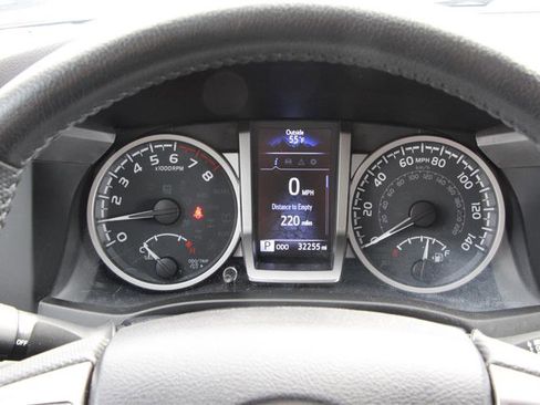 Used 2022 Toyota Tacoma SR5 w/ Technology Package image 28