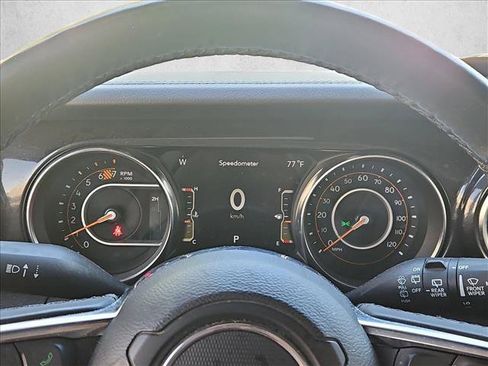 Used 2023 Jeep Wrangler Unlimited Sahara AWD/4WD image 10