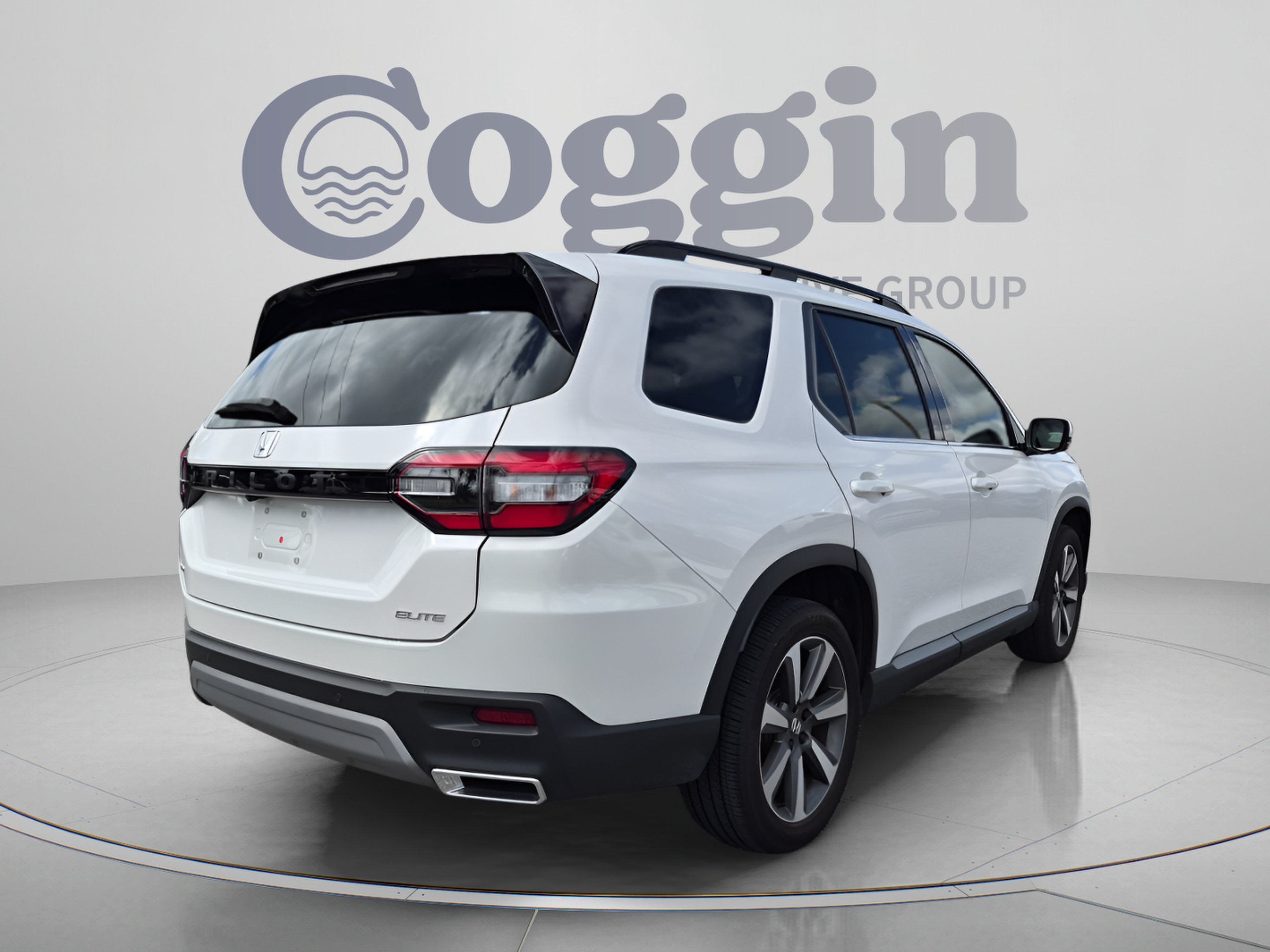 Used 2025 Honda Pilot Elite image 6