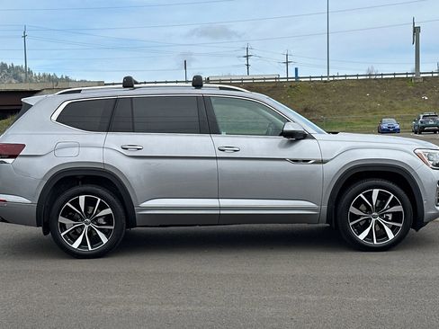 New 2026 Volkswagen Atlas SEL Premium R-Line image 2