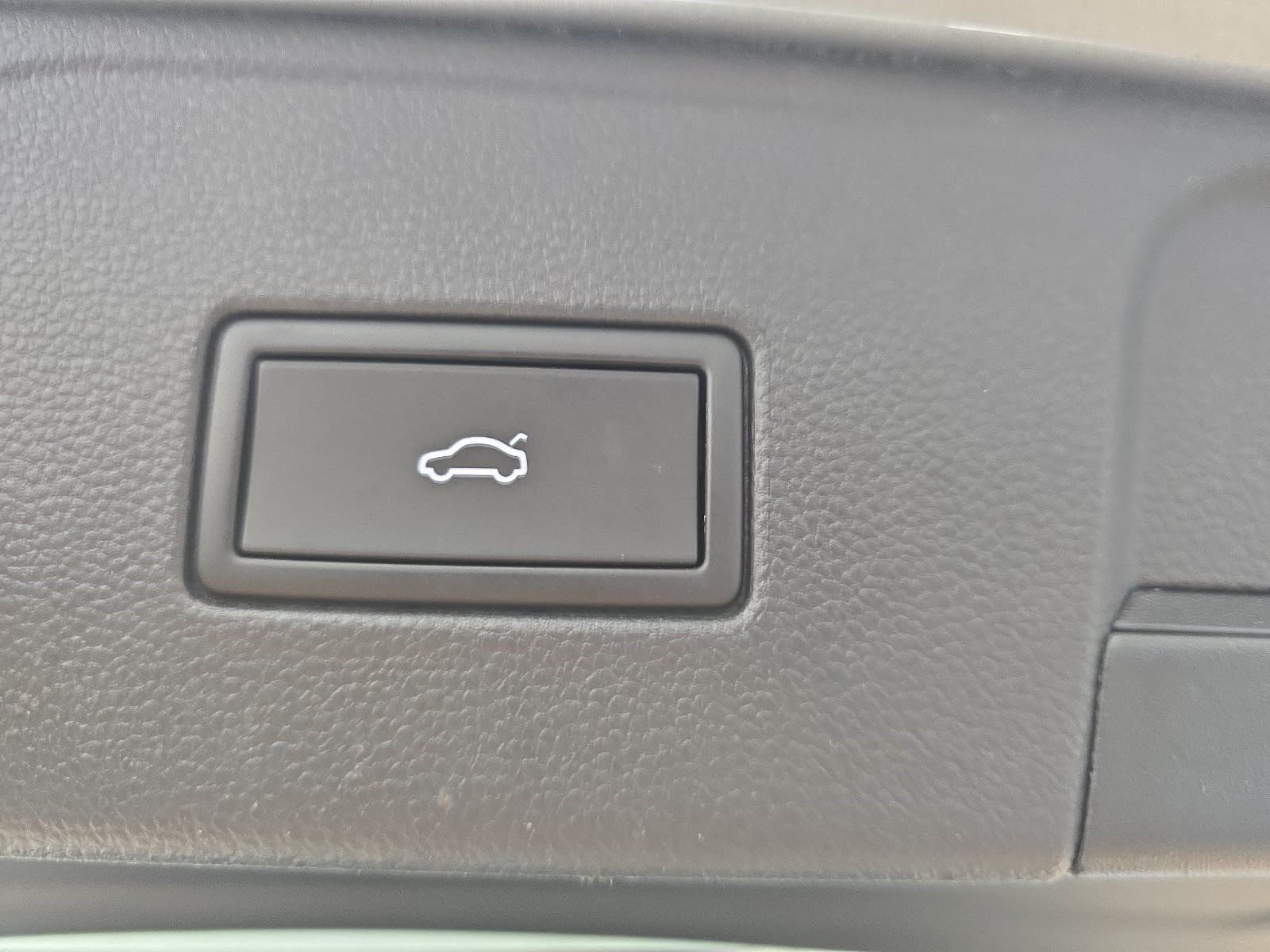 Used 2023 Volkswagen Atlas SE w/ Panoramic Sunroof Package FWD image 31