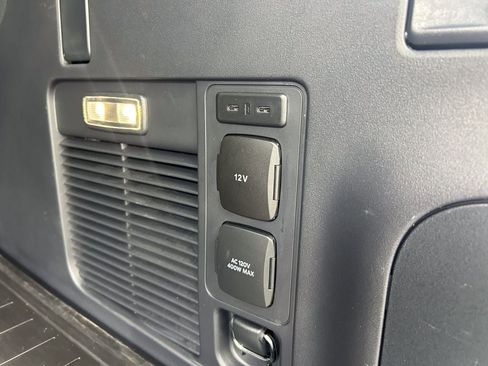 Certified 2025 Lincoln Navigator L Reserve AWD/4WD image 18