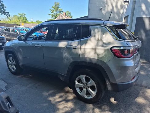 Used 2019 Jeep Compass Latitude w/ Popular Equipment Group AWD/4WD image 5